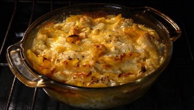 Cheesy Baked Penne with Cauliflower