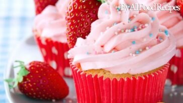 Vanilla Cupcake with Strawberry Buttercream