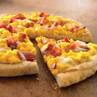 Bacon and Eggs Breakfast Pizzas